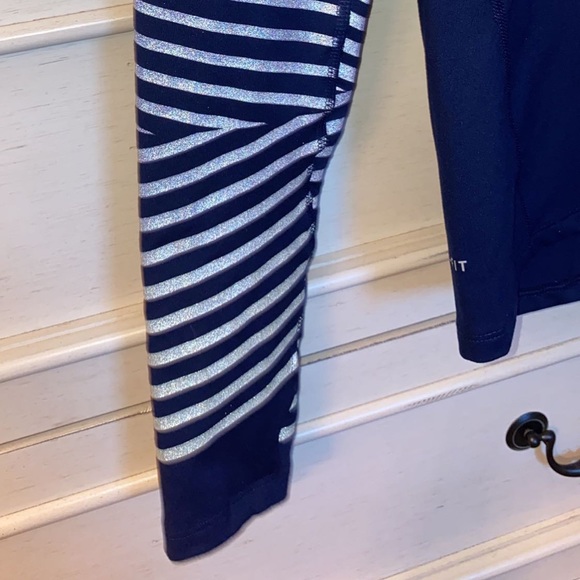 Nike 1/4 Zip - Picture 3 of 4